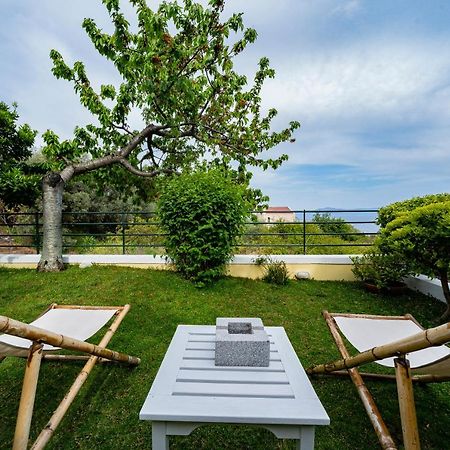 Sea Path Apartment PalaiónTsiflíkion Exterior foto